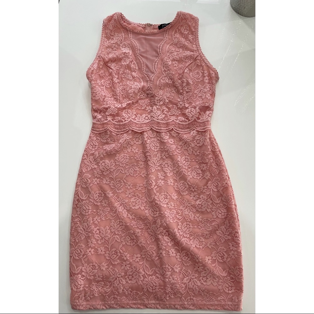 Pink lace bodycon dress